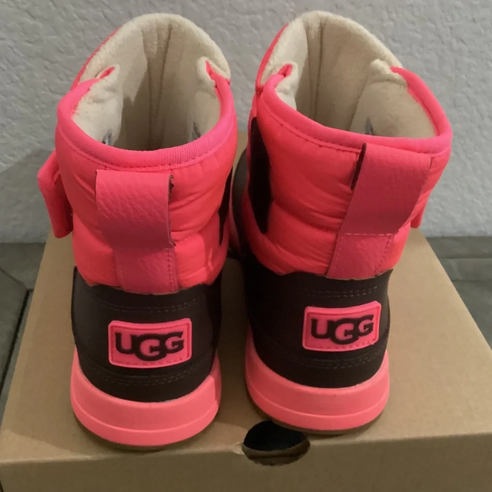 UGG® Kids' Taney Water Repellent Fleece & Genuine Shearling Lined Boot, size 3